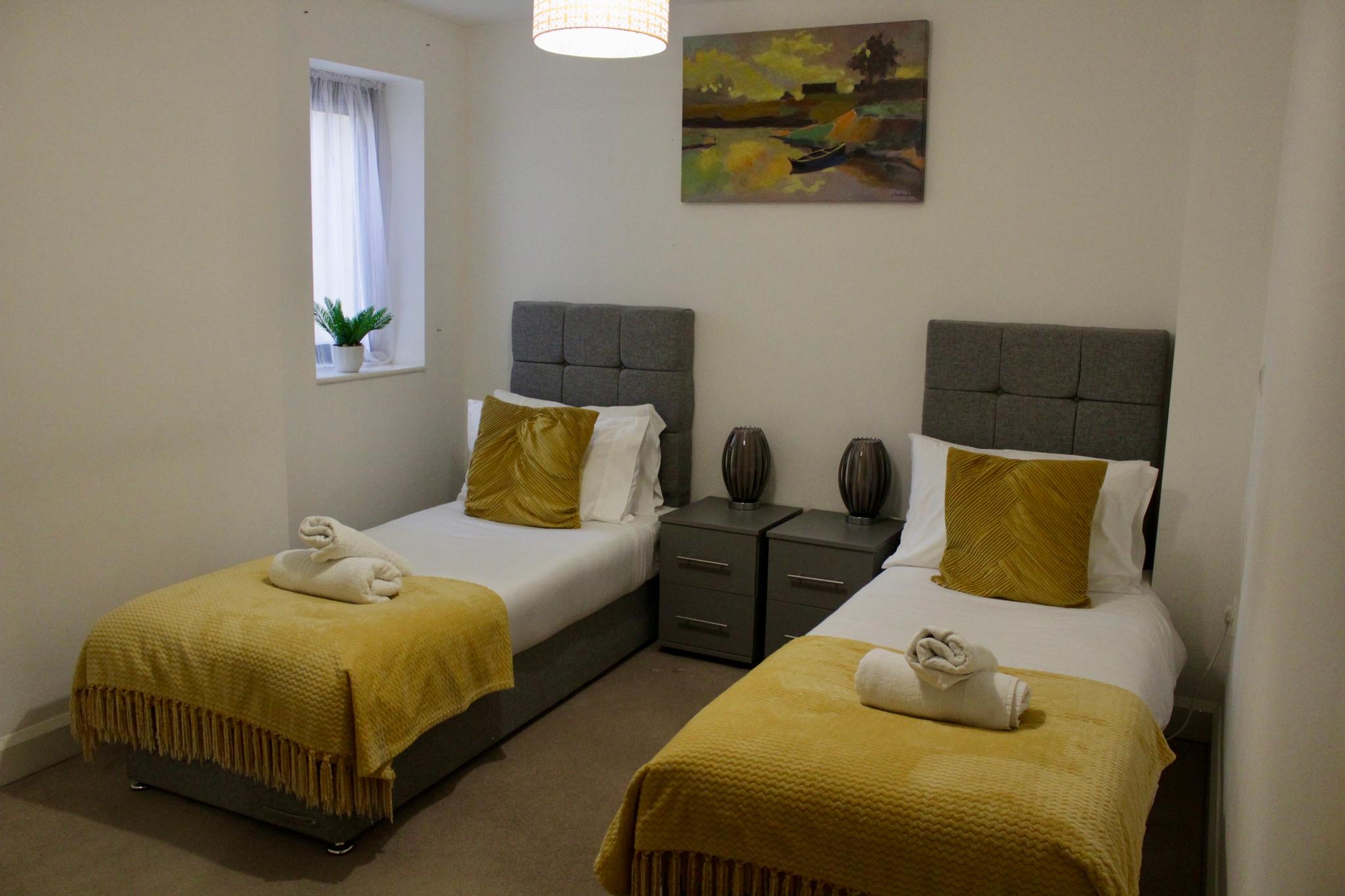 2 beds Bristol City Apartment1